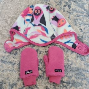 Kids Patagonia fleece hat and mittens